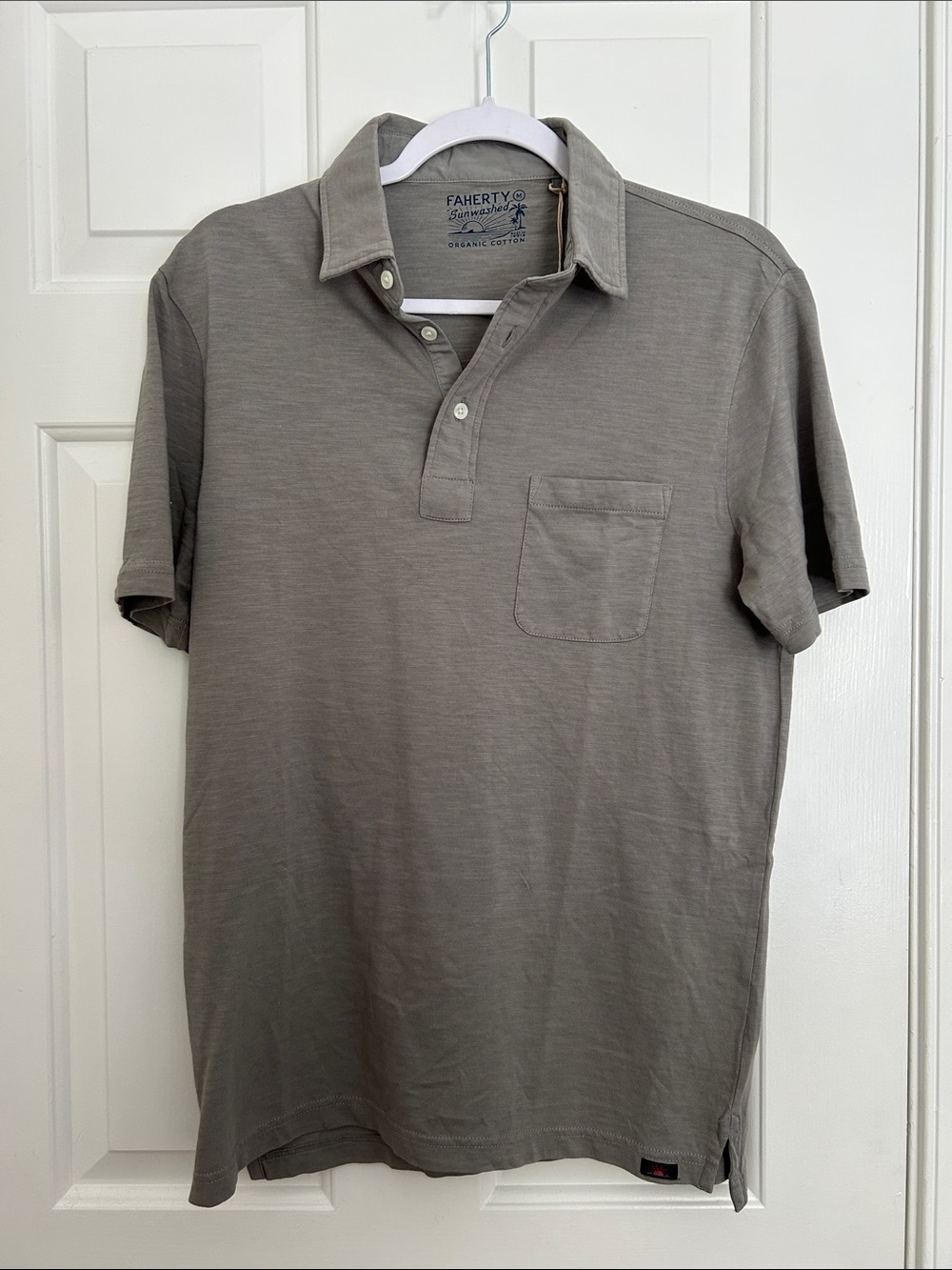 NWT Faherty Men’s Short Sleeve Pocket Polo in Grey